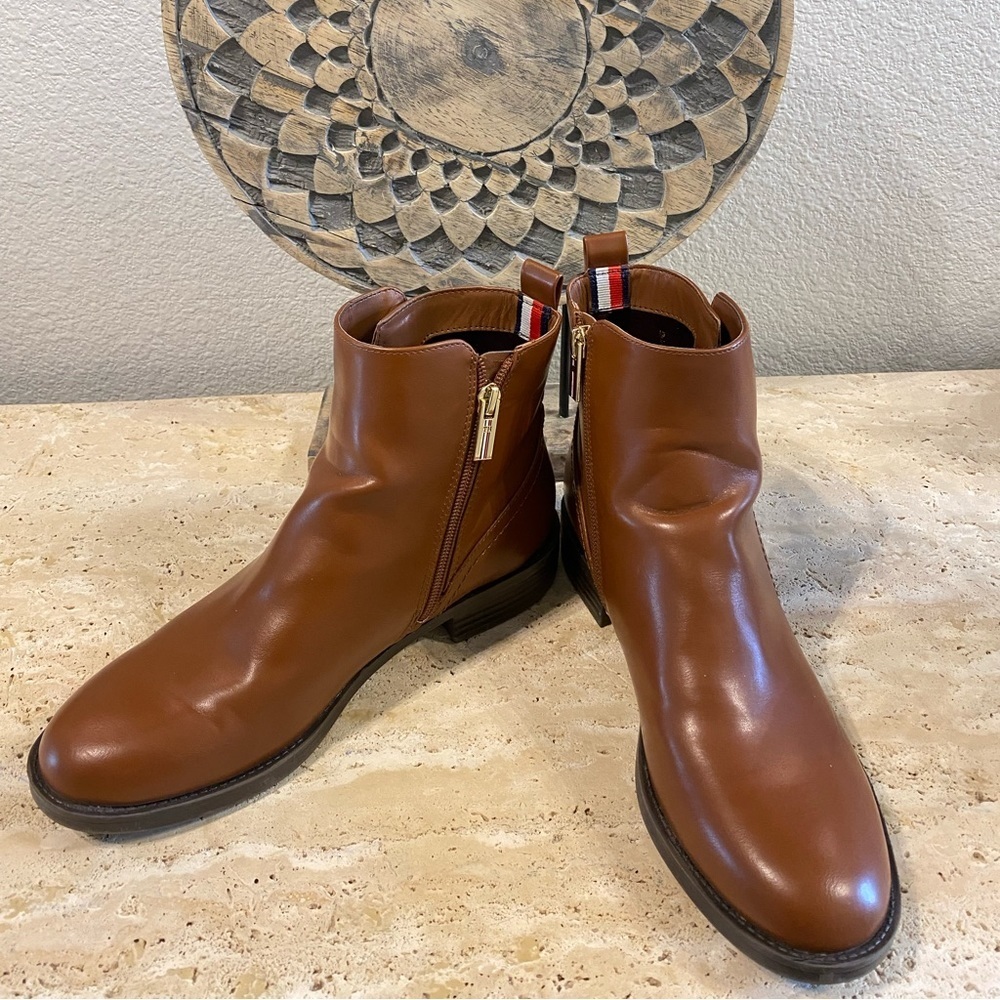 tommy hilfiger brown boots size 7
